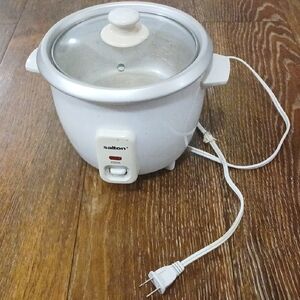 Salton White Electric Rice Cooker with Glass Lid